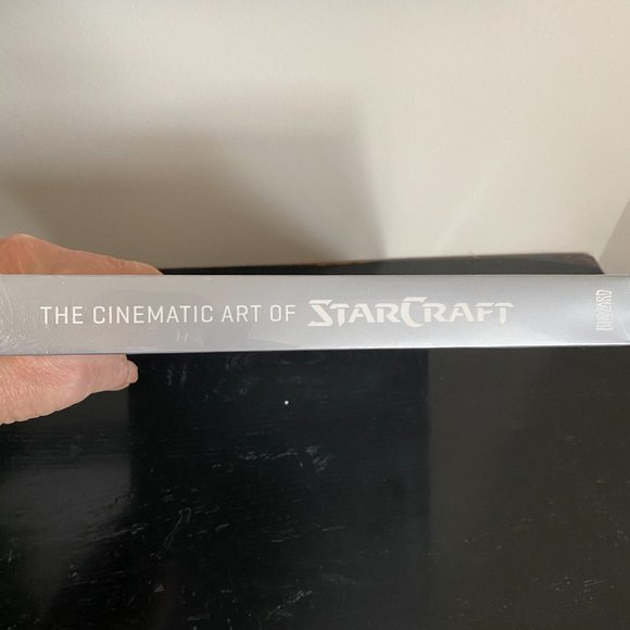 The Cinematic Art of Starcraft - Hardcover Book - Picture 12 of 16